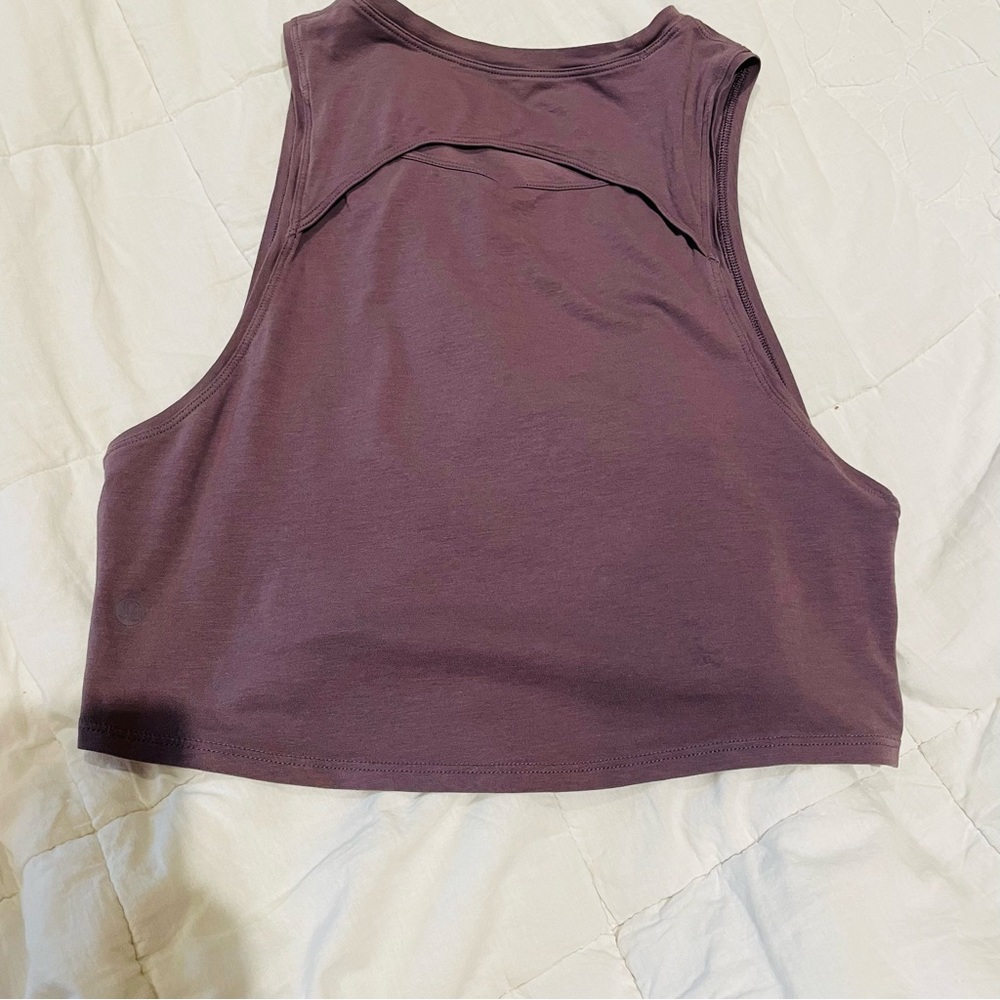 Lululemon crop top